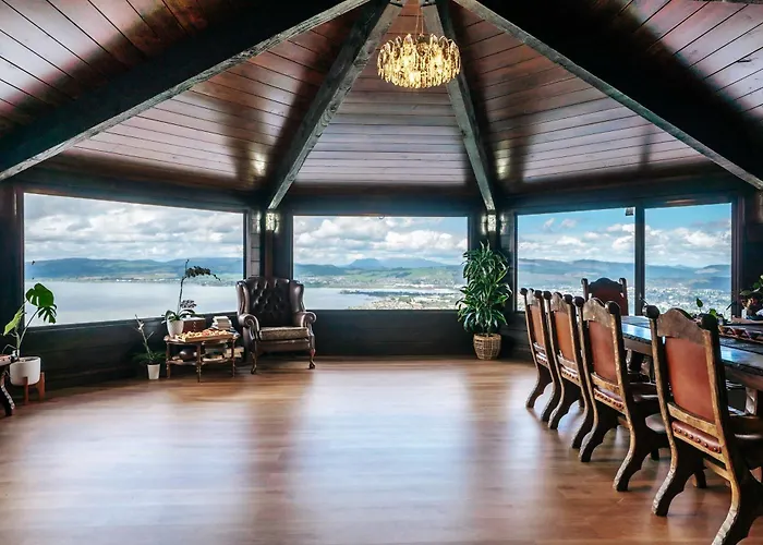 Holiday home Aorangi Peak 7 By Tiny Away Rotorua